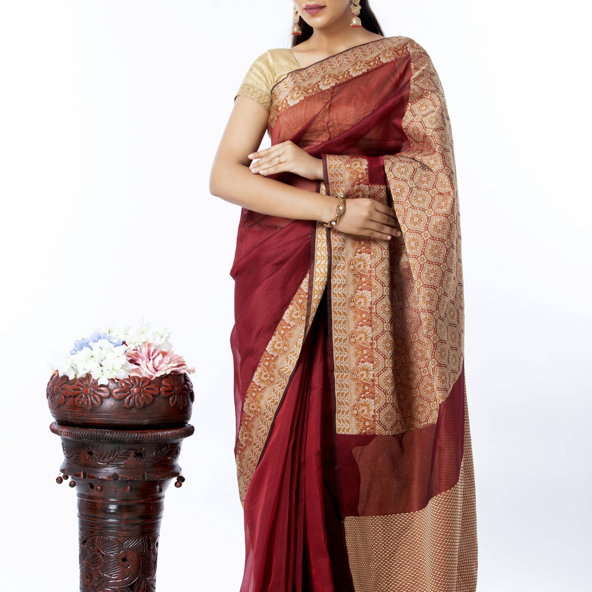 Sadabahaar Solid Red Saree